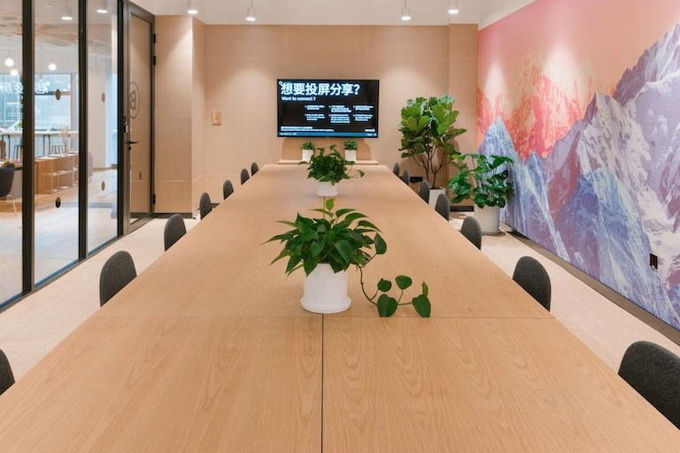 Fresh-Smelling Office Meeting Rooms