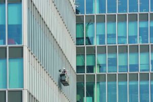 How to Clean the Exterior of Commercial Windows