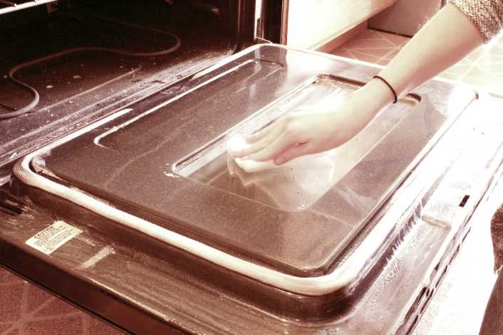 How to Clean Oven Glass